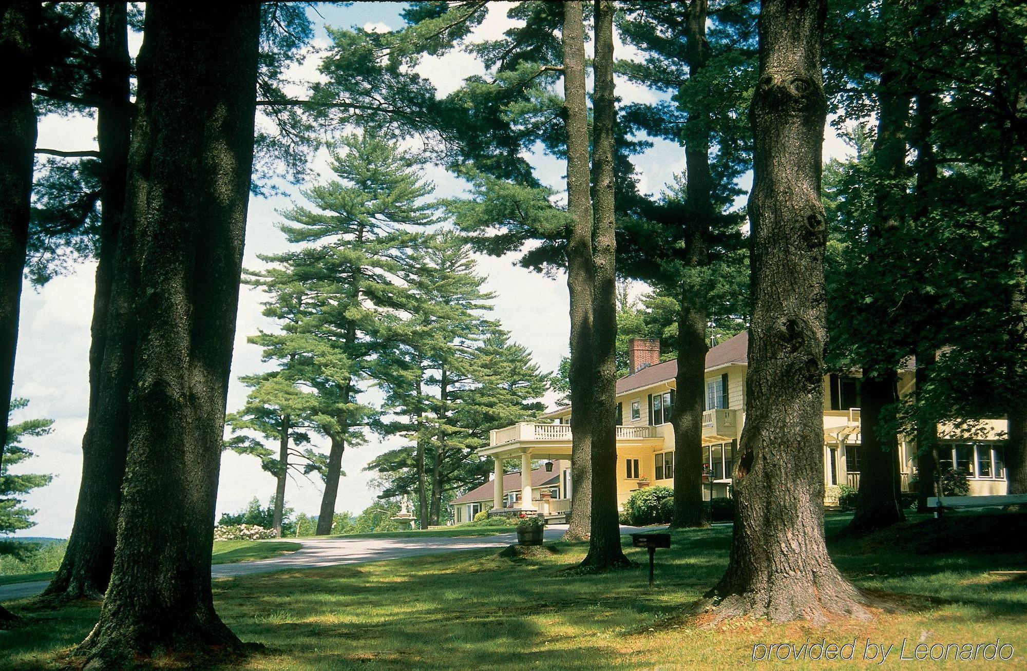 The Manor On Golden Pond Bed and Breakfast Holderness Exteriör bild