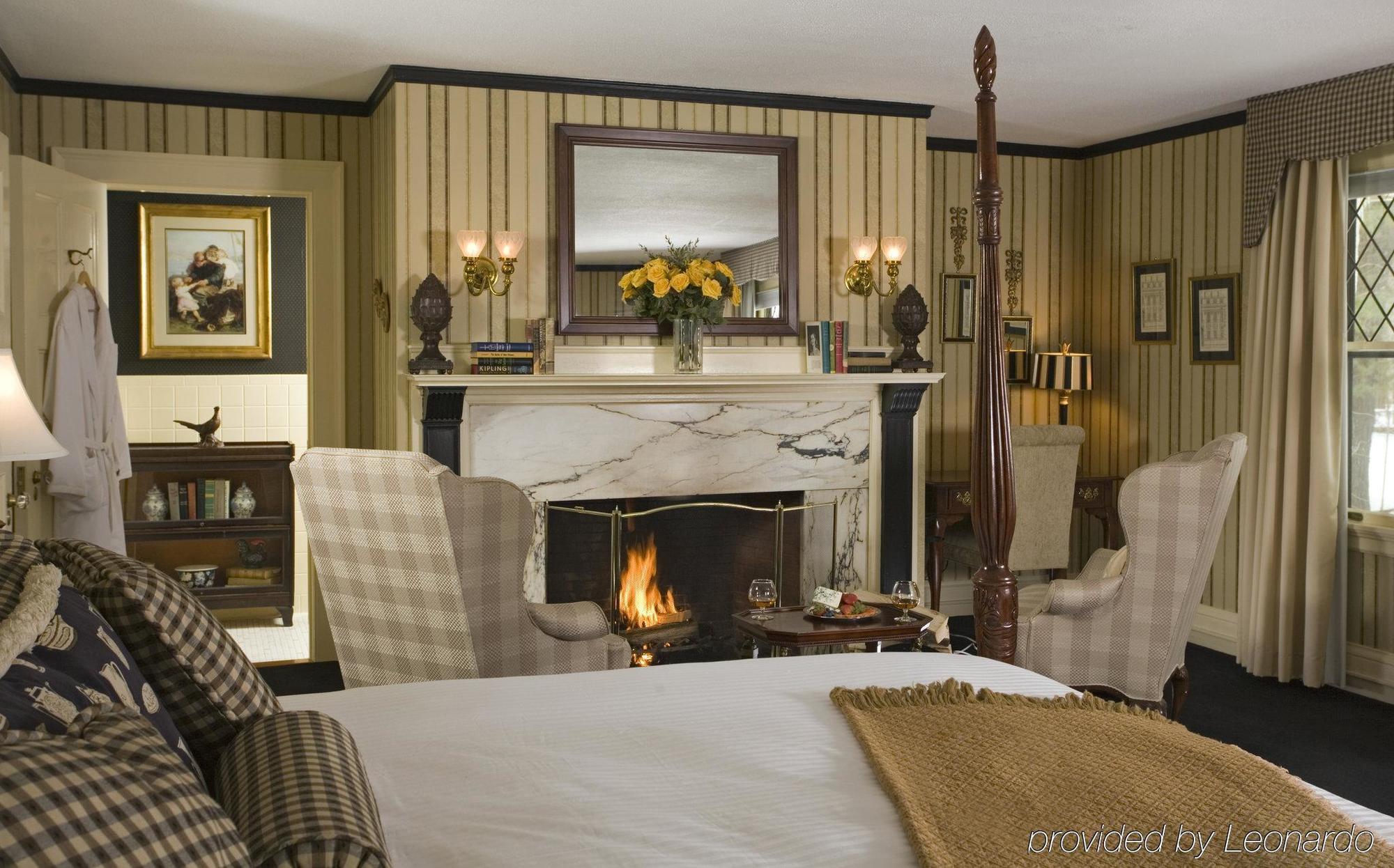 The Manor On Golden Pond Bed and Breakfast Holderness Rum bild