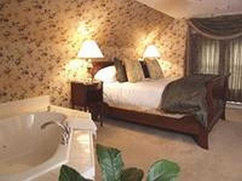 The Manor On Golden Pond Bed and Breakfast Holderness Exteriör bild