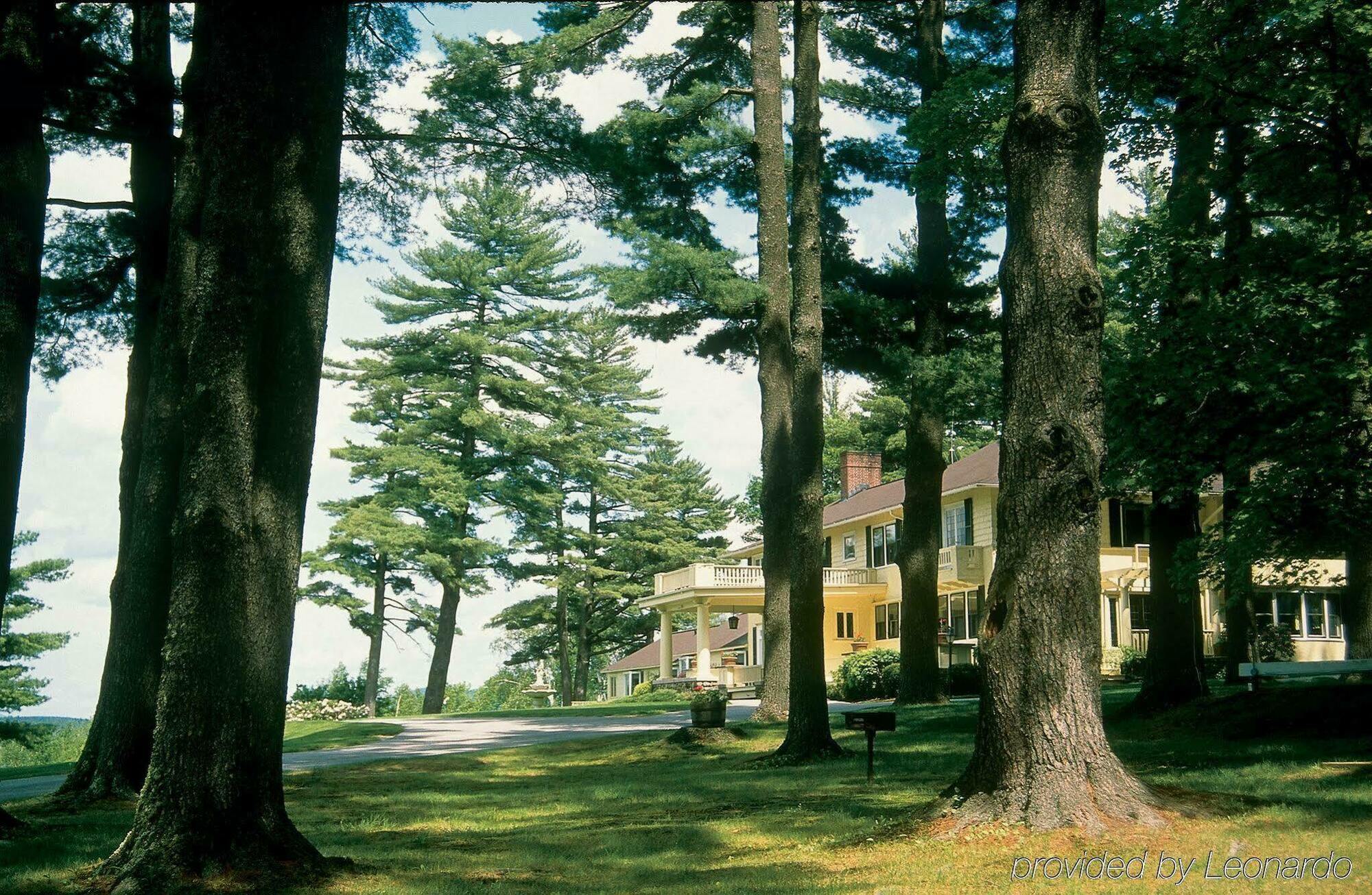 The Manor On Golden Pond Bed and Breakfast Holderness Exteriör bild